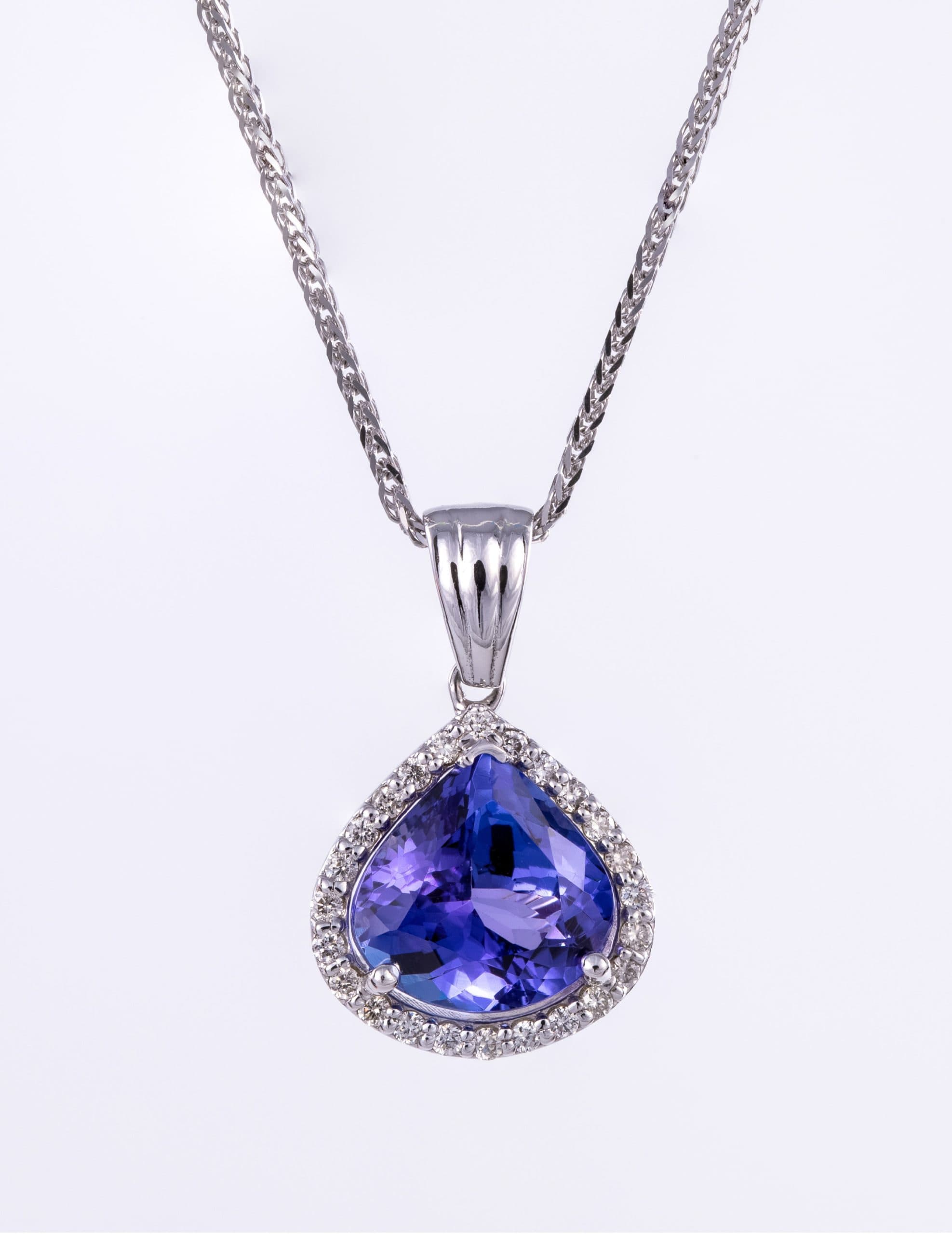 Tanzanite with Diamonds Necklace set in White Gold